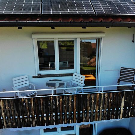 Sonnige 3 Zimmer Wohnung Mit Schoenem Balkon Im Gruenen Reutlingen Ngoại thất bức ảnh