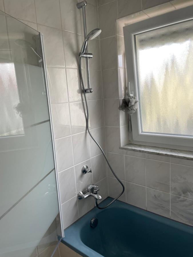 Sonnige 3 Zimmer Wohnung Mit Schoenem Balkon Im Gruenen Reutlingen Ngoại thất bức ảnh